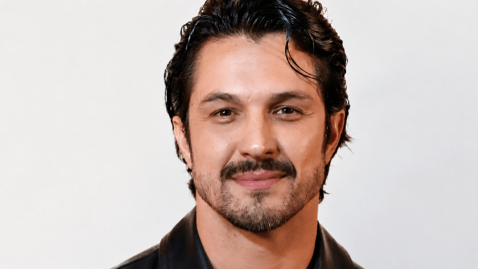 Leia mais sobre o artigo Paulinho Une Beleza, Carisma e Elegância e é Apontado Como o Ator Mais Bonito da Globo.