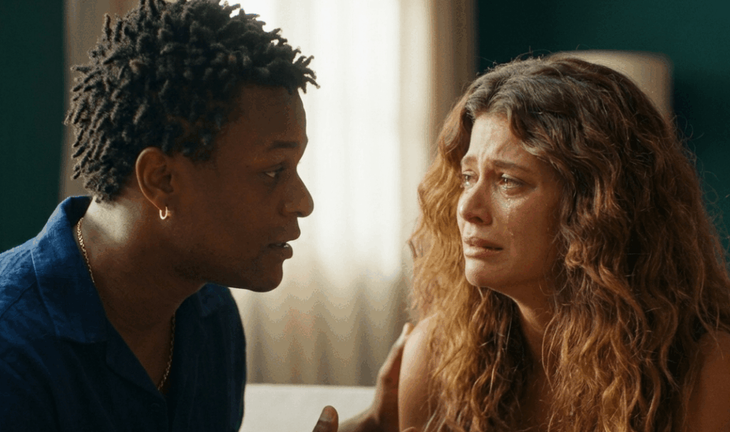 Leandro em cena emocionante de Coração Acelerado durante conversa que marca o fim de seu relacionamento e uma nova fase na novela.